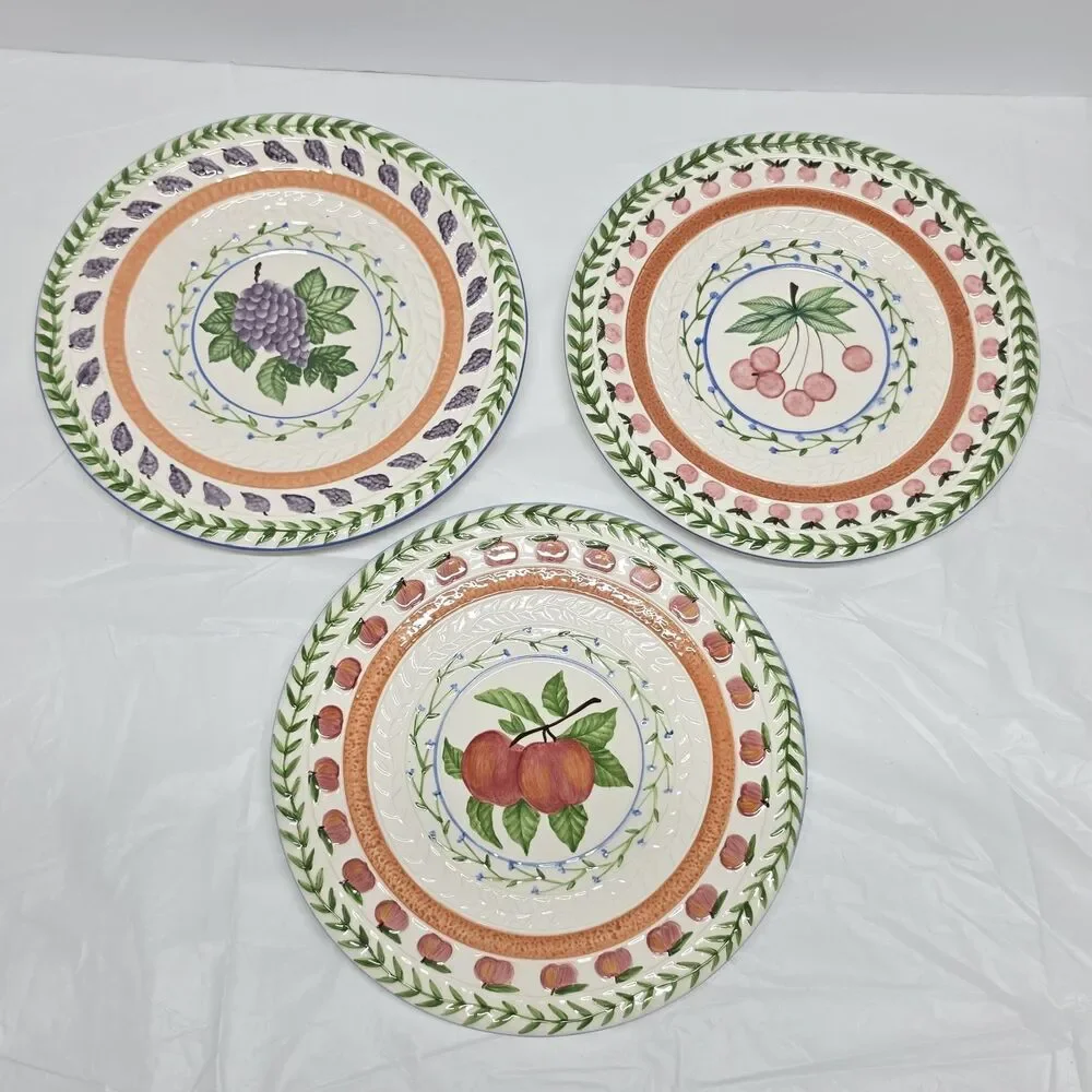 Strata Group Fresh N’ Fruity Salad /Lunch Plate 8.5